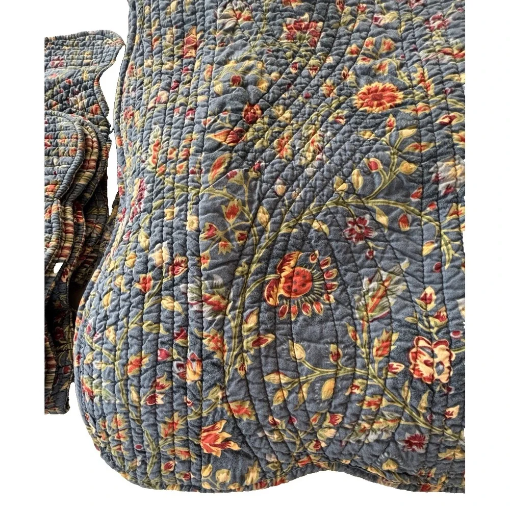 Williamsburg Blue Floral Wakefield Reversible Stripes Full/Queen Quilt + 2 Shams